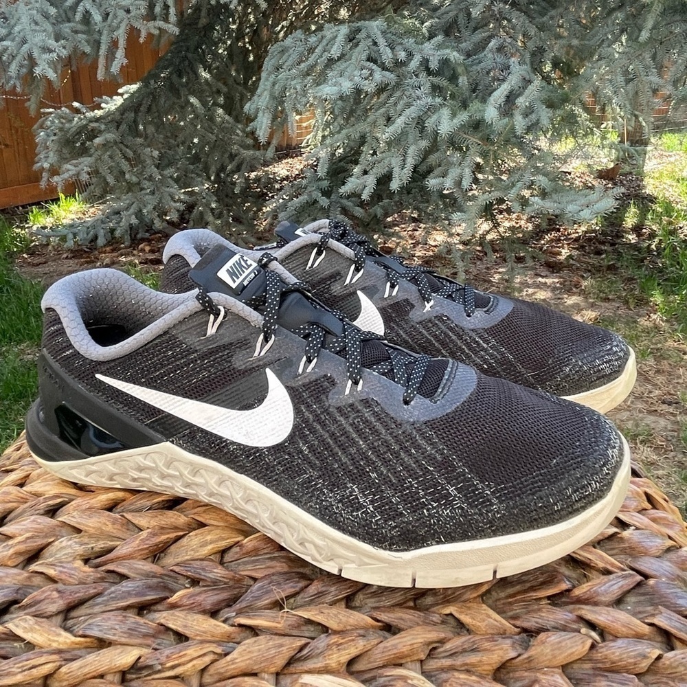 Nike Metcon 3 Black & White Cross Training Sneaker Shoes - Women's Size 9